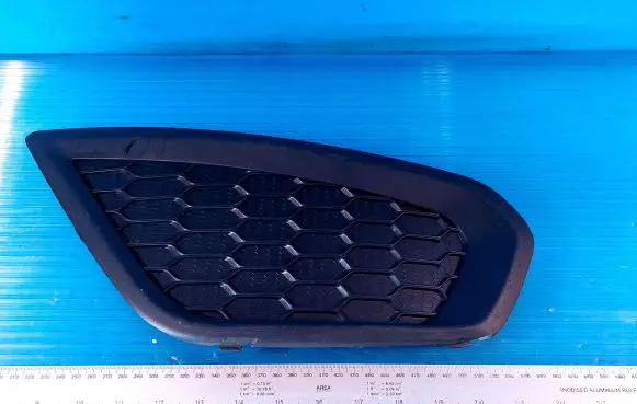 Volvo C30 Front fog light trim/grill 31298170