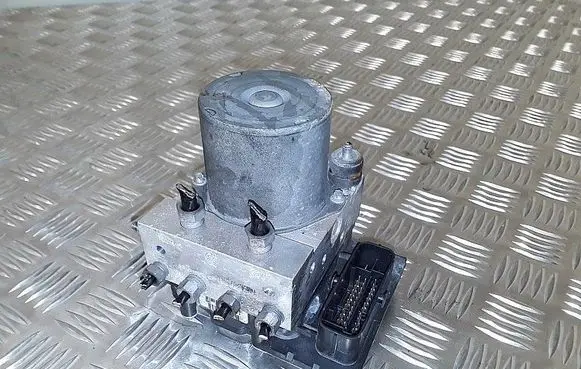 Peugeot 5008 ABS Pump 9676244880 0265951738