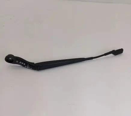 Fiat 500E Front wiper blade arm