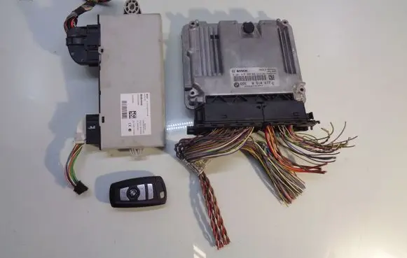 BMW 5 F10 F11 Engine ECU kit and lock set 8518477 0281018609 9268751
