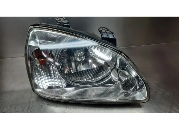 KIA Carens I Front reflector 