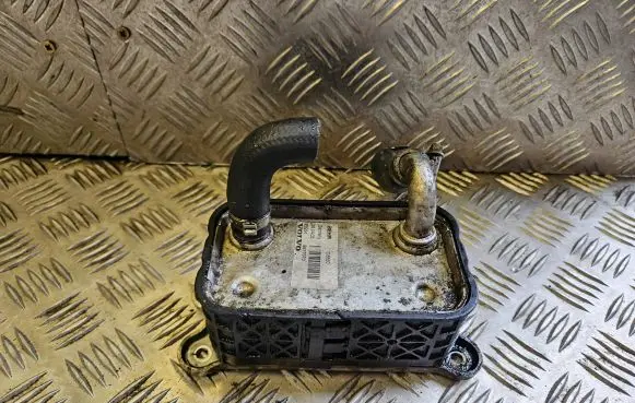 Volvo S80 Oil filter mounting bracket 8677973 29234