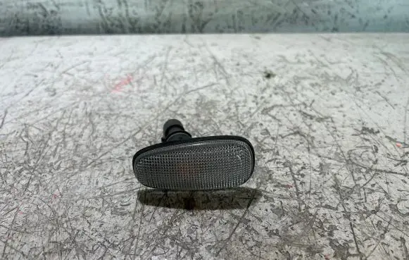 Opel Zafira A Front fender indicator light 90560403