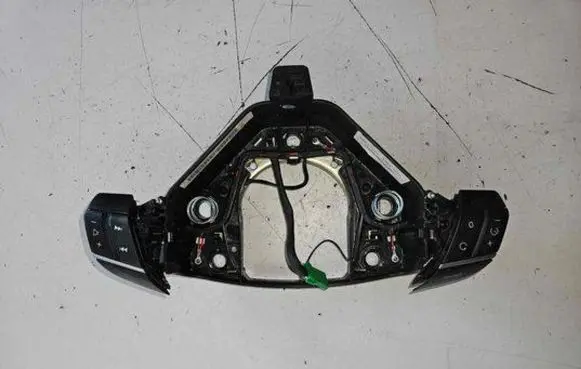 Volvo XC90 Steering wheel buttons/switches 19206