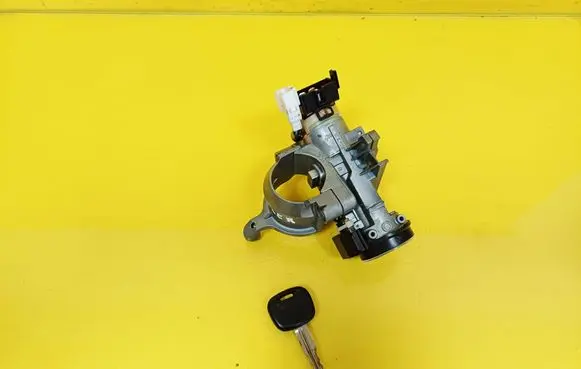Mitsubishi Lancer Ignition lock 
