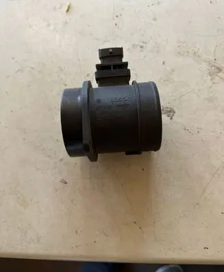 Volvo XC90 Mass air flow meter 30677999 1653243 0281002730