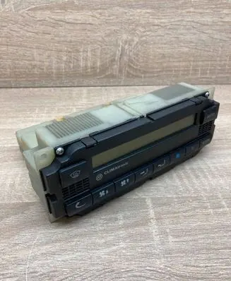 Volkswagen PASSAT B5 Climate control unit 5HB007617 1J1907044