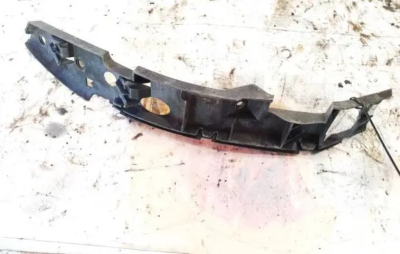 Volkswagen Touareg I Front bumper mounting bracket 7l6807183c
