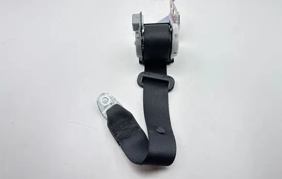 Toyota Auris E180 Rear seatbelt C7092