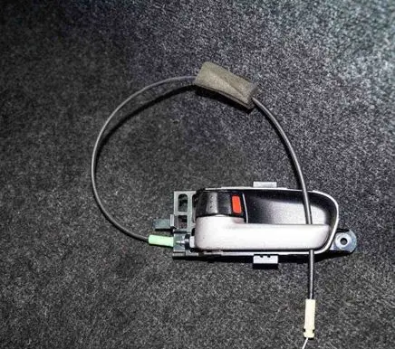Suzuki Grand Vitara II Rear door interior handle