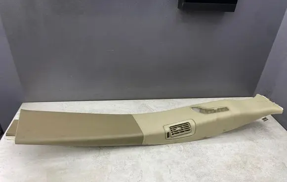 Volvo XC90 (B) pillar trim (top) 