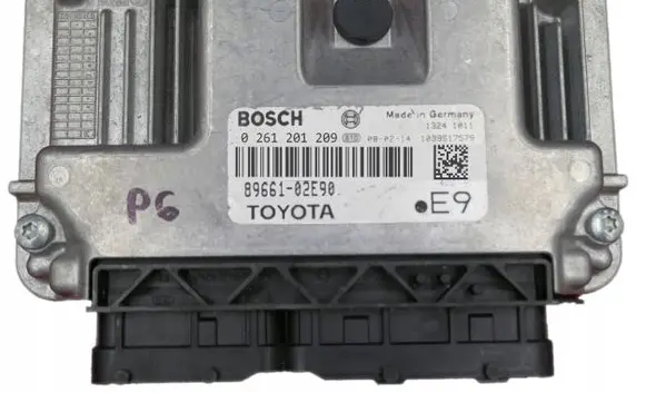 Toyota Auris 150 Engine control unit/module 0261201209