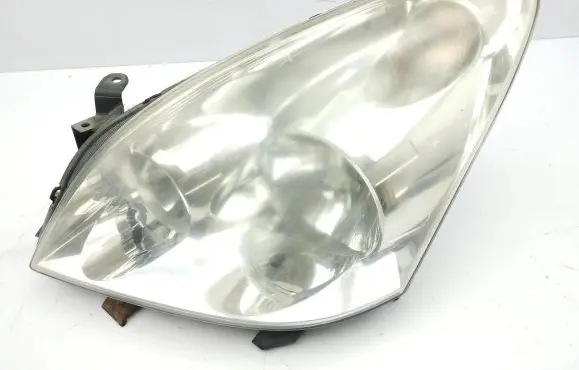 Toyota Corolla Verso AR10 Headlight/headlamp