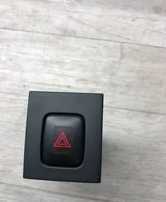 Volvo XC70 Hazard light switch 9123685 16W035