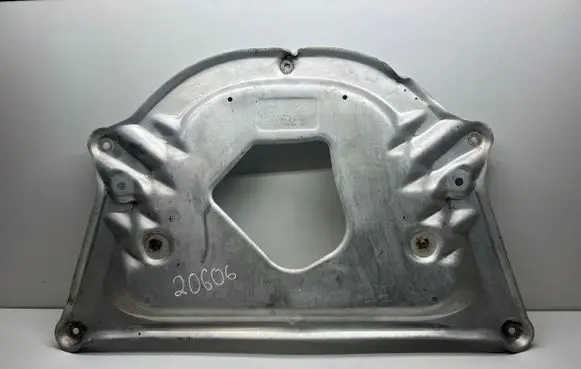 BMW 5 E60 E61 Engine splash shield/under tray 6759878