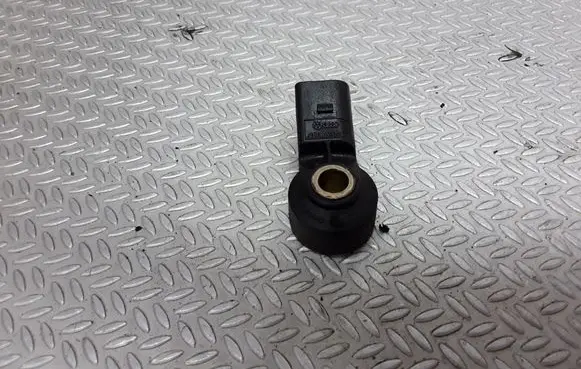 Volkswagen Touran I Detonation knock sensor 030905377C