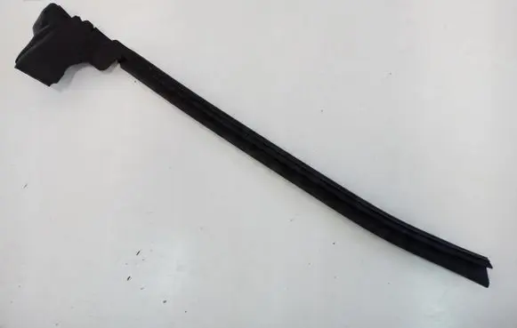 Peugeot 508 II Front door rubber seal 9813391580