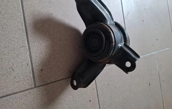 KIA Sportage Engine mount vacuum valve 11C13B11673B