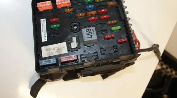 Volkswagen PASSAT B6 Fuse module 3C0937125 22367235