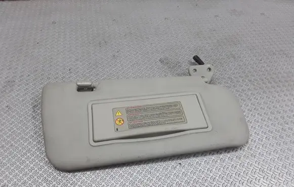 Nissan Primera Sun visor