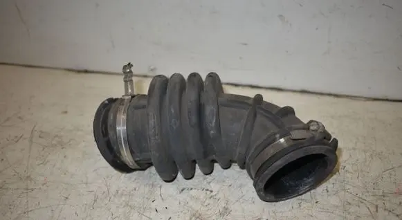 Ford Focus Air intake hose/pipe AV619C623GA