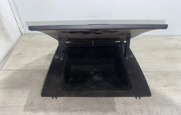 Volkswagen Touran I Glove box 315360100