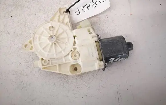Mercedes-Benz E W212 Rear door window regulator motor A2048200542