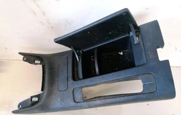 Toyota Avensis T250 Glove box 5553905070 55539-05070