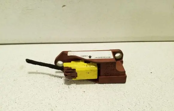 Volkswagen Golf IV Airbag deployment crash/impact sensor 1C0909606 5WK42957