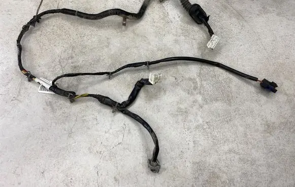 Nissan Pathfinder R51 Rear door wiring loom 24126EB301 1000105