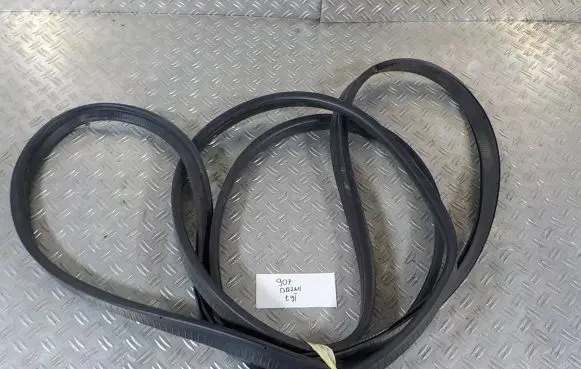 Mercedes-Benz Sprinter W907 W910 Rubber seal loading door 