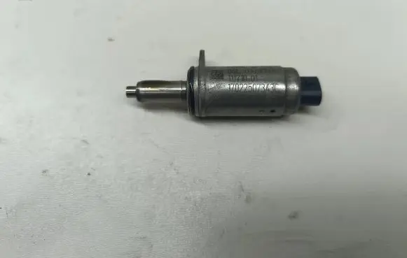 Volkswagen Golf VII Camshaft position sensor 06E103697M 11171001 17022507343C