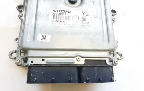 Volvo XC70 Engine control unit/module 31336983 0281018414