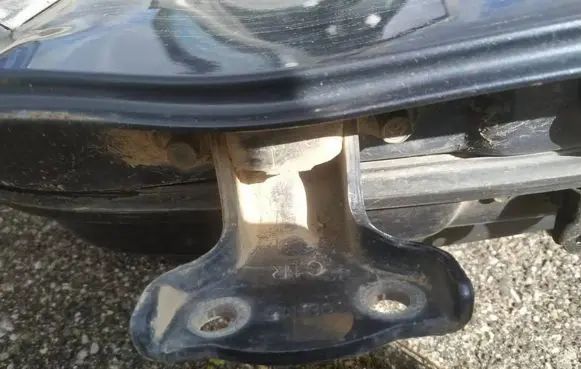 Chevrolet Captiva Rear door lower hinge