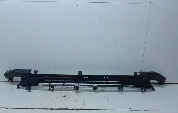 Peugeot 208 Front bumper lower grill 9810516180