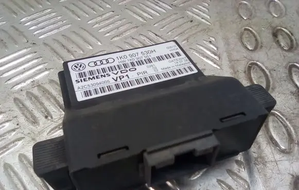 Volkswagen Caddy Gateway control module 1K0907951 1K0907530H