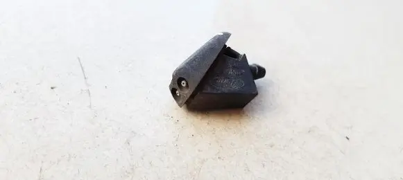 Ford Focus Windshield washer spray nozzle xs411766a