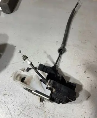 KIA Ceed Front door lock 1308h