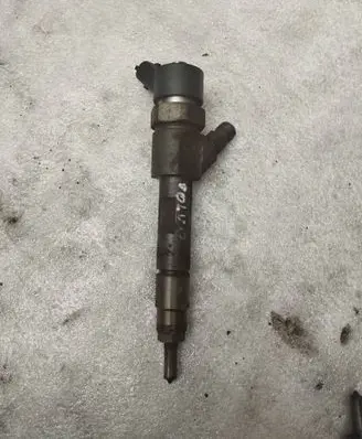 Volvo S40, V40 Fuel injector 0445110021
