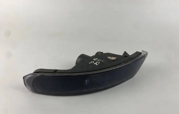 Subaru Impreza I Front indicator light 