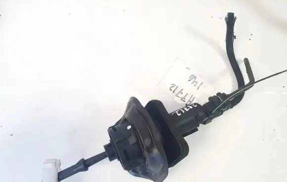 Mazda 3 I Clutch master cylinder
