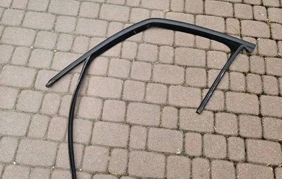 Opel Zafira C Rubber seal front door window/glass 13259968