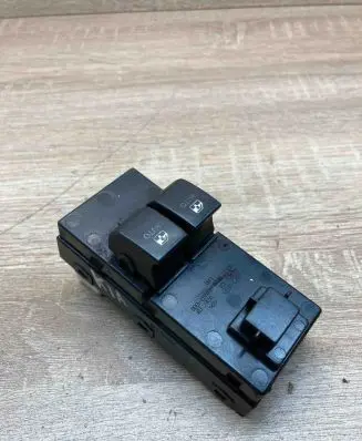 KIA Stonic Electric window control switch 935701H020 3694931000