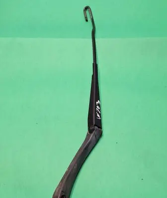 Mercedes-Benz C W203 Front wiper blade arm 181267