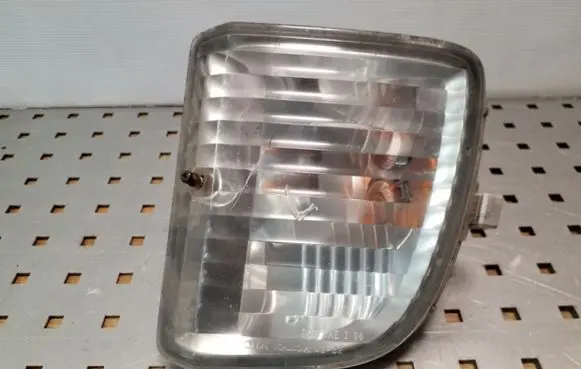 Toyota RAV 4 (XA20) Front indicator light