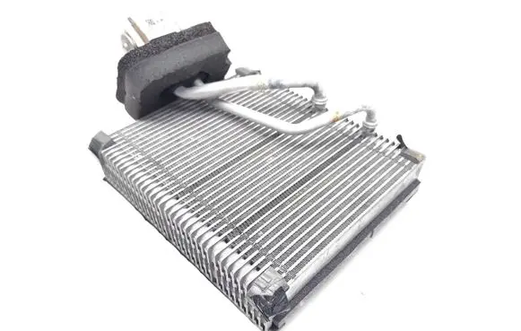 Porsche Cayenne (92A) A/C cooling radiator (condenser) 7P0820101A 52434482 7P0820679A