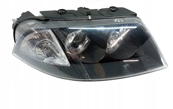 Volkswagen PASSAT B5.5 Headlight/headlamp 