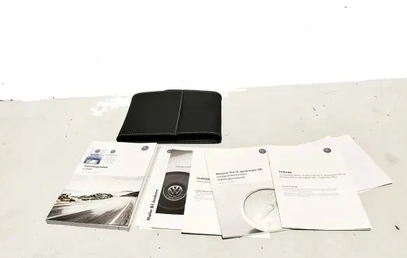 Volkswagen Golf VII Owners service history hand book 13630