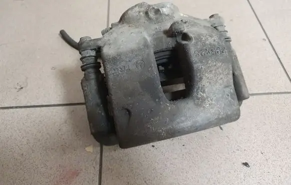 Mercedes-Benz E W212 Front brake caliper