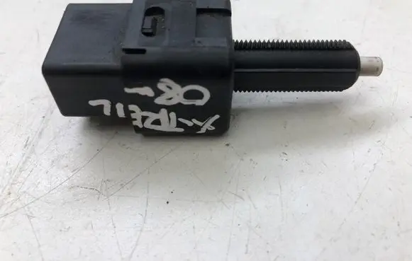Nissan X-Trail T31 Brake pedal sensor switch PA66GF33